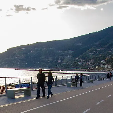 Lägenhet Corso G. Garibaldi - 6 Sanremo
